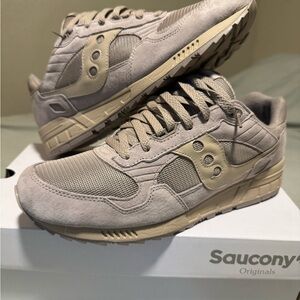 Saucony “Shadow 5000” shoes